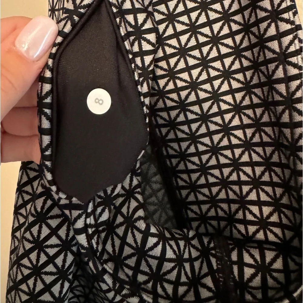 LULULEMON RARE MID-RISE LEGGINGS SIZE 8 - Picture 5 of 7